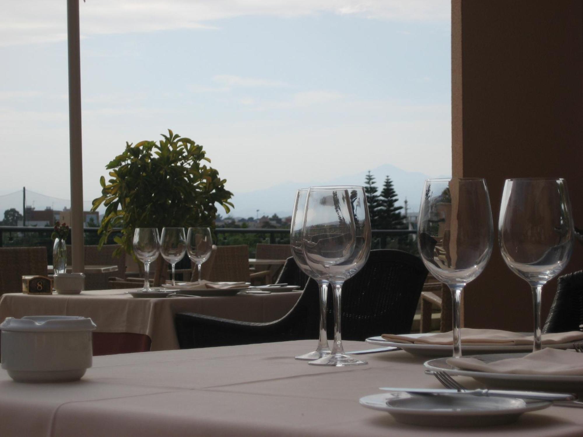 Hotel Alicante Golf Екстериор снимка
