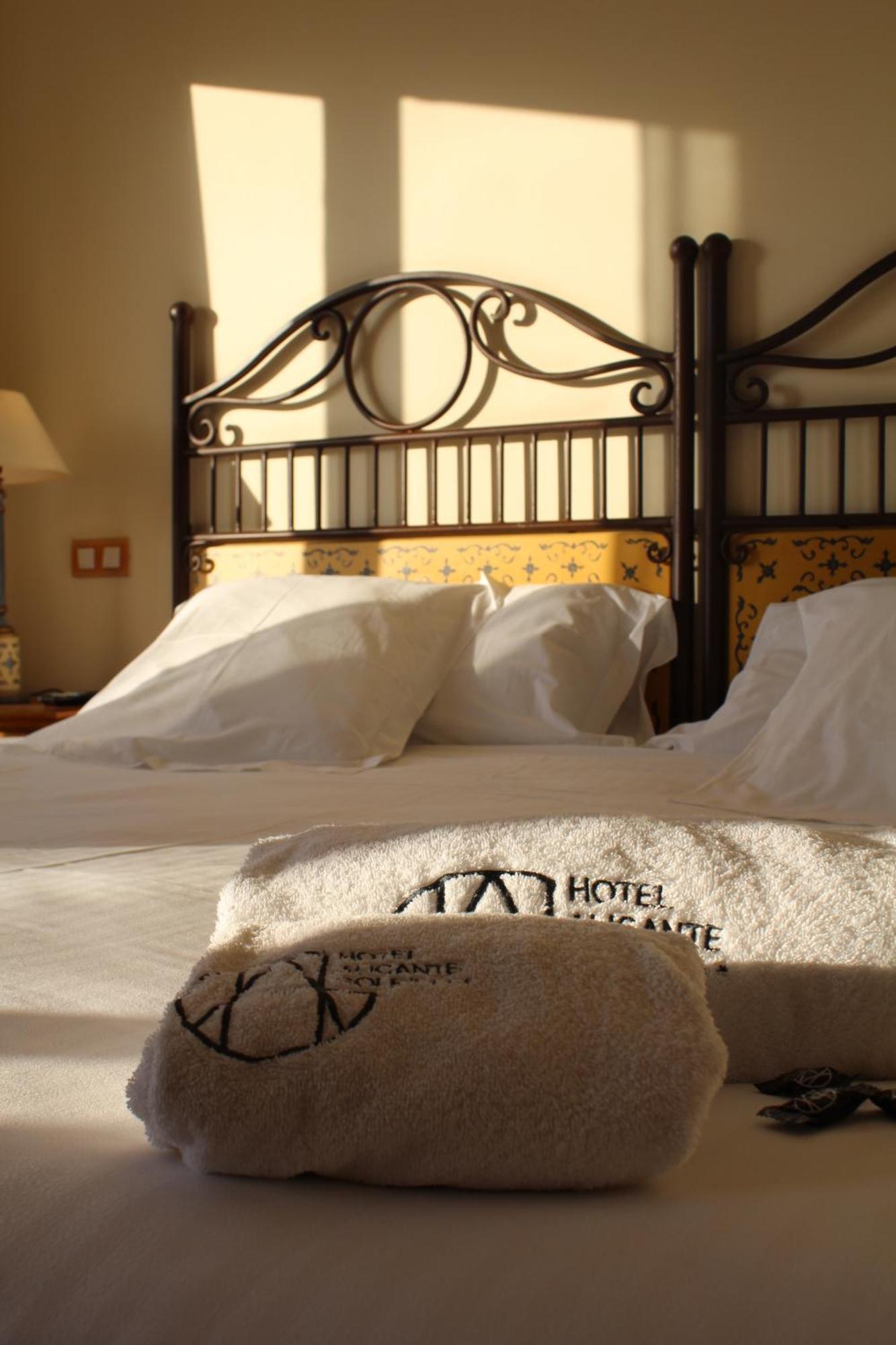 Hotel Alicante Golf Екстериор снимка
