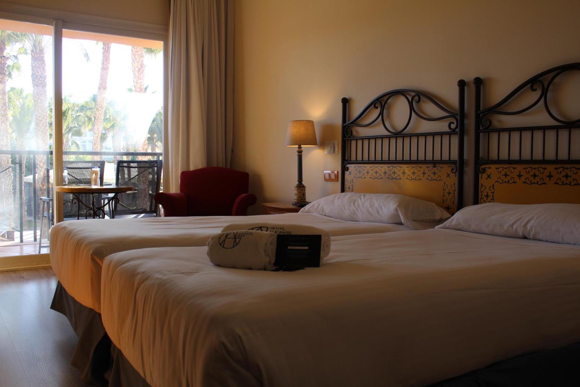 Hotel Alicante Golf Екстериор снимка