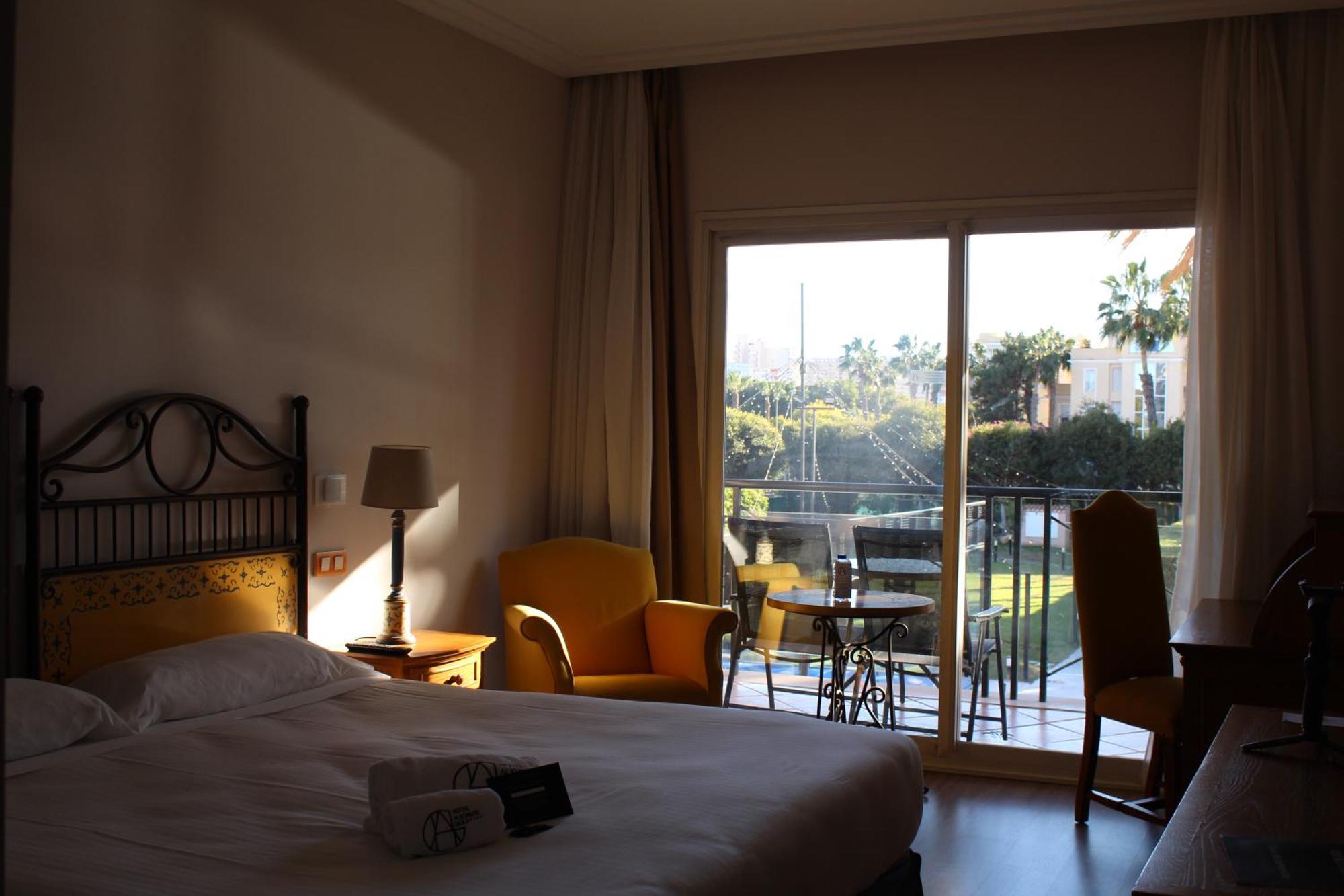 Hotel Alicante Golf Екстериор снимка